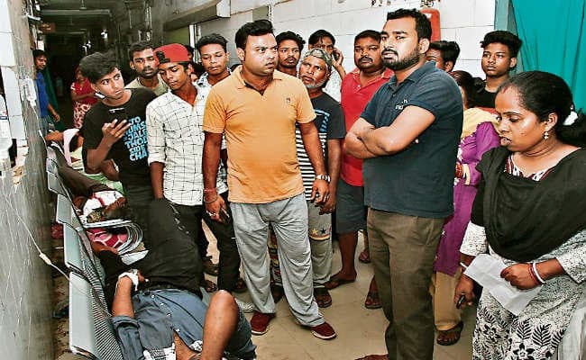 जमशेदपुर : भाजपा के चुनाव कार्यालय उदघाटन के बाद भाजपा - कांग्रेसी भिड़े, तीन घायल