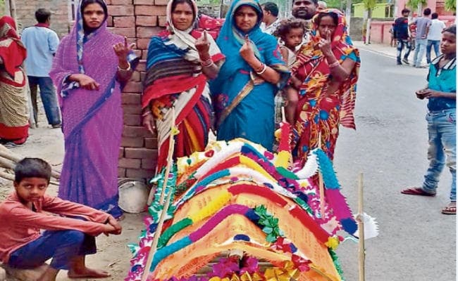 खगड़िया लोकसभा : पहले मतदान फिर दाह-संस्कार के लिए पहुंचे श्मशान