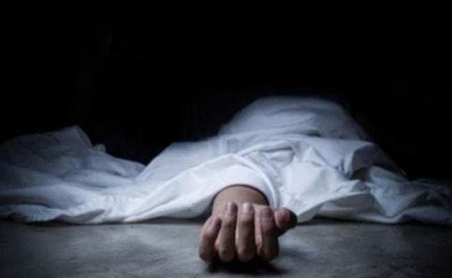 क्रूरता की हद: उन्नाव में पति ने पत्नी और दुधमुंही बच्ची की कुल्हाड़ी से काटकर हत्या, खुद फांसी लगाकर दी जान