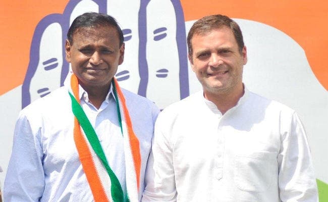 भाजपा के उदित राज ने छोड़ी पार्टी, थामा कांग्रेस का हाथ, टिकट काटे जाने से थे नाराज