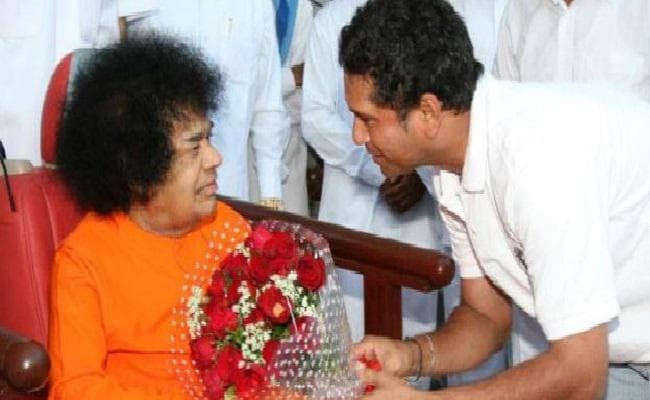 24 अप्रैल का दिन है खास, आज ही हुआ था सचिन का जन्म और सत्य साईं  का निधन