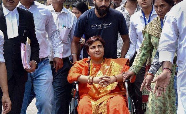 साध्वी प्रज्ञा के पास चांदी की जड़ी राम नाम की ईंट सहित 4,44,224 रुपये की संपत्ति