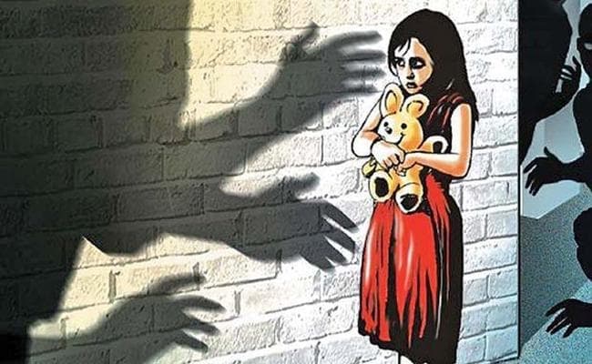 एक साल तक नाबालिग से यौन शोषण का आरोप