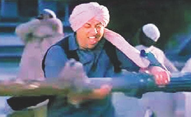 सनी देओल की भाजपा में एंट्री सोशल मीडिया पर छायी, लोग कह रहे अब ‘पाकिस्तान की खैर नहीं’