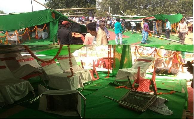 लोकसभा चुनाव : कांग्रेस प्रत्याशी को माला पहनाते ही टूटा मंच, बाल-बाल बचे तेजस्वी