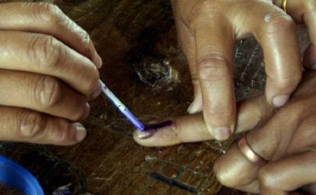 लोकसभा चुनाव : गठबंधनों के समीकरण और उम्मीदवार बदलने से दिलचस्प बन गया है दरभंगा में मुकाबला लोकसभा चुनाव : गठबंधनों के समीकरण और उम्मीदवार बदलने से दिलचस्प बन गया है दरभंगा में मुकाबला