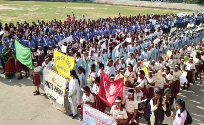 प्रभात खबर ''वोट करें, देश गढ़ें'' : मतदाता जागरूकता रैली में 3000 छात्रों ने लिया भाग, लगाये नारे