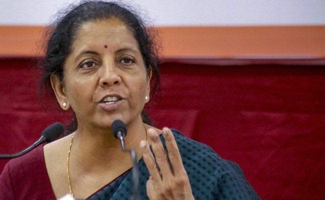 रक्षा मंत्री का विपक्ष को जवाब, कहा - भाजपा सैनिकों के पराक्रम का राजनीतिकरण नहीं कर रही