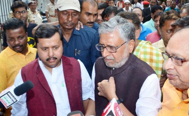 लोकसभा चुनाव : राहुल गांधी पर दर्ज मानहानि के मुकदमे में सुशील मोदी ने दी गवाही, कोर्ट से समन जारी करने की मांग की