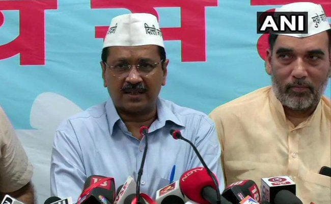 केजरीवाल के सांप्रदायिक बयान पर कांग्रेस पहुंची चुनाव आयोग, चुनाव प्रचार पर रोक लगाने की मांग