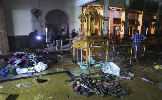 श्रीलंका : आतंकवादी ठिकानों पर छापे में छह बच्चों समेत 15 की मौत