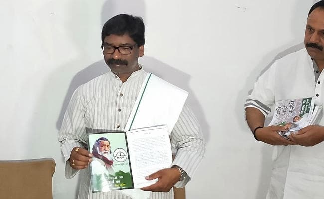 BJP लड़ रही है चुनाव या सेना, JMM नेता हेमंत सोरेन का सवाल, VIDEO