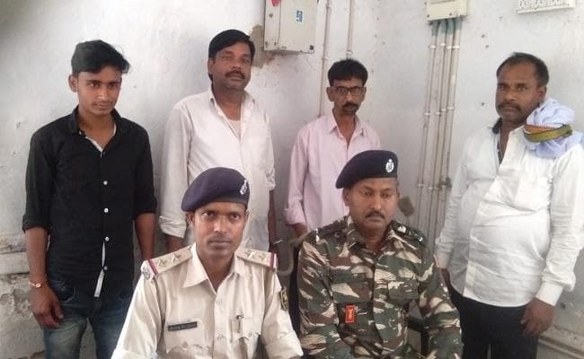 बिहार : मदनपुर में नक्सलियों द्वारा जलायें गये प्रखंड ऑफिस मामले में तीन गिरफ्तार