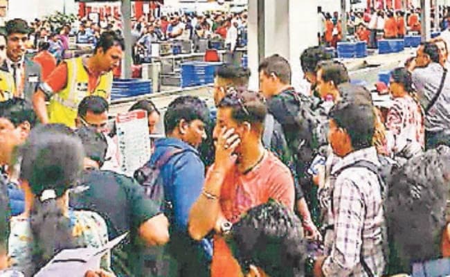 एयर इंडिया की सेवा छह घंटे ठप, 155 उड़ानें हुईं प्रभावित, पटना-दिल्ली फ्लाइट भी रही रद्द, परेशान रहे यात्री