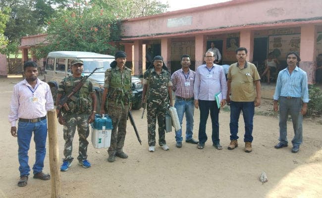 लोहरदगा सीट : मतदान 29 को, 1747 बूथों में होगा 14 प्रत्याशियों के भाग्य का फैसला