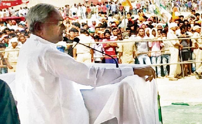 पति-पत्नी की सरकार चलाने वालों को काम में विश्वास नहीं : नीतीश