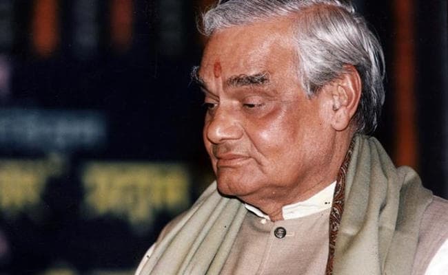 जब अटल जी ने पैर टूटने के बाद भी चुनाव प्रचार जारी रखा