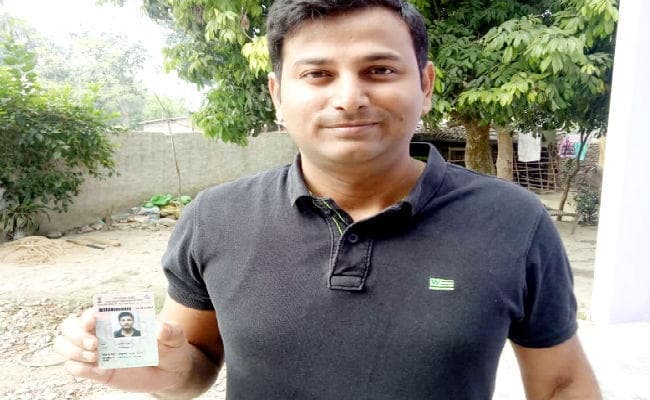 रूस की राजधानी मॉस्को से आकर आमीर रजा ने डाला वोट, कहा- ईद जैसा महान है मतदान पर्व, विकास के लिए डाला वोट