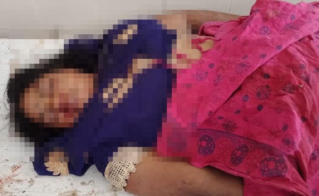 मोटरसाइकिल से मतदान करने जा रही महिला की मौत