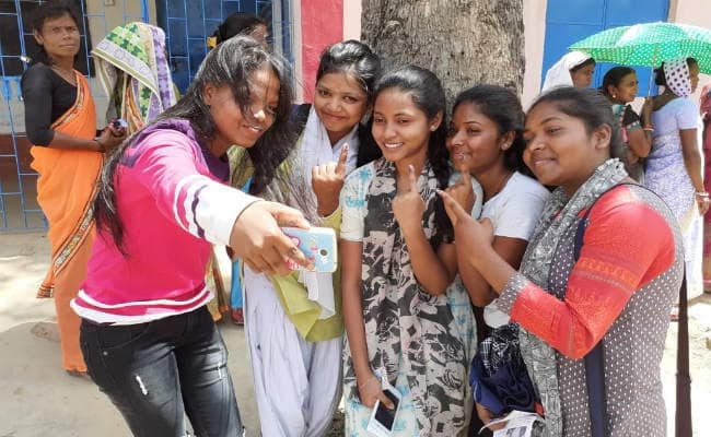 Voting In Jharkhand : राज्‍य में पहले चरण में तीन सीटों के लिए 64 प्रतिशत मतदान