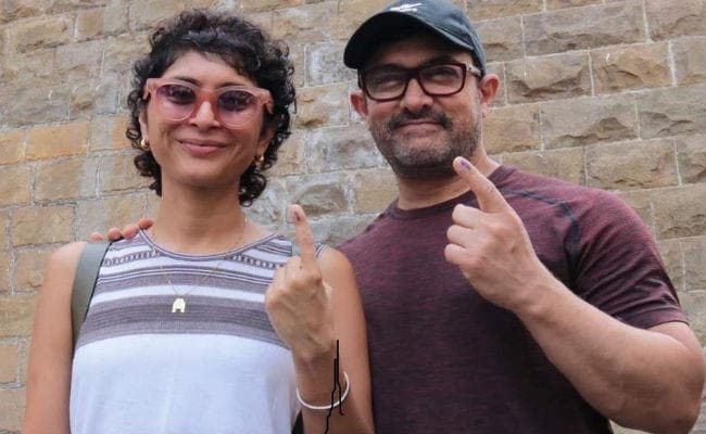 लोकसभा चुनाव 2019 : चौथे चरण में बॉलीवुड हस्तियों ने बढ़-चढ़कर किया मतदान