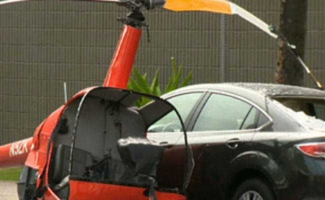 सुनाई पड़ी धमाके की आवाज, सड़क पर गिरा हेलीकॉप्टर, हुए कई टुकड़े, तीन की मौत