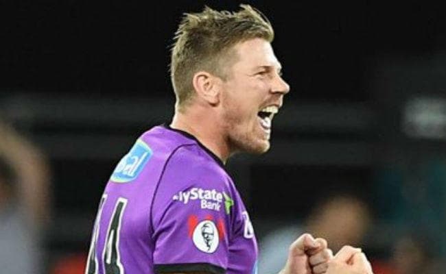 पुरुष मित्र के साथ फोटो पर मचा बवाल, तो बोले फॉकनर- नहीं हूं गे