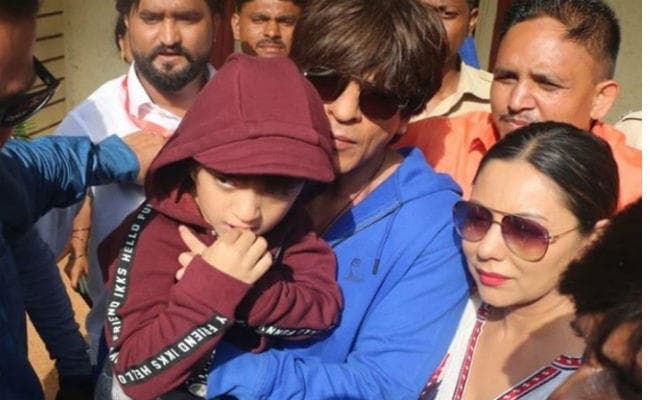 जानें क्‍यों, बेटे अबराम को लेकर वोट डालने पहुंचे थे शाहरुख