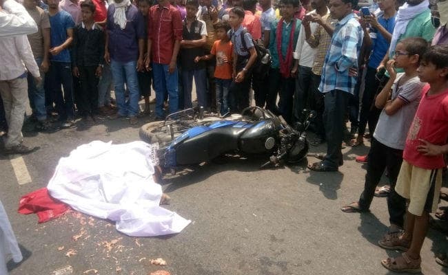 बोकारो : ट्रक ने बाइक सवार को रौंदा, मौके पर ही हुई मौत