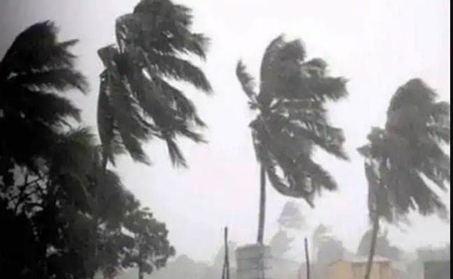 अगले 12 घंटे में चक्रवात ''फेनी'' हो सकता है विकराल, 3 मई को दस्तक देगा ओडिशा तट पर...