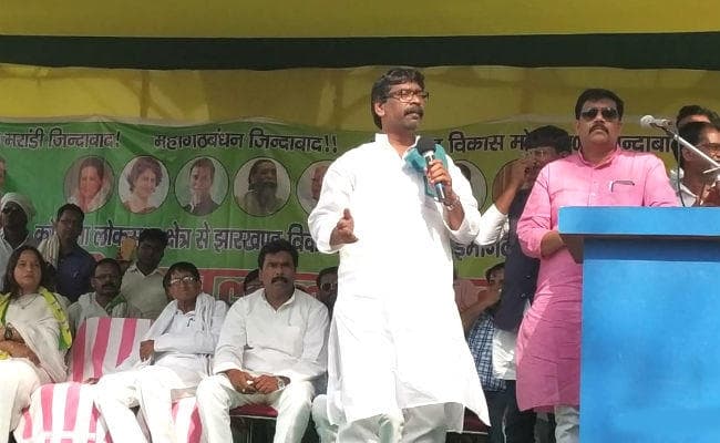 गरीब आदिवासियों की लड़ाई पूंजीपतियों से, हक व अधिकार के लिए बाबूलाल को जीताएं : हेमंत सोरेन