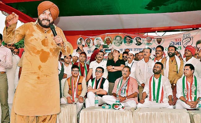 बोकारो :  ...ऐसा छक्का मारो कि मोदी देश की बाउंड्री से पार हो जाये : सिद्धू