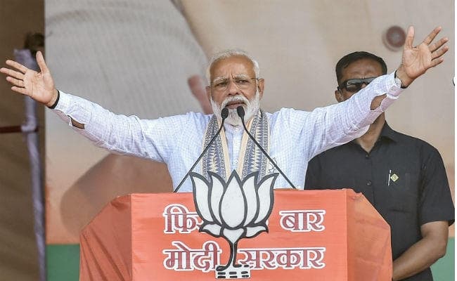 पीएम बनने के बाद पहली बार अयोध्या पहुंचे नरेंद्र मोदी, लगाया ‘जय श्रीराम’ का जयकारा, सपा-बसपा पर कसा तंज