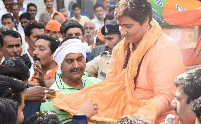 बुर्का विवाद पर साध्वी प्रज्ञा ने कहा- होना ही चाहिए बैन, दूसरे देशों में...