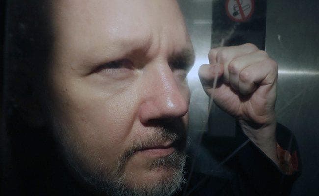 जमानत का उल्लंघन करने के मामले में असांजे को 50 सप्ताह की सजा