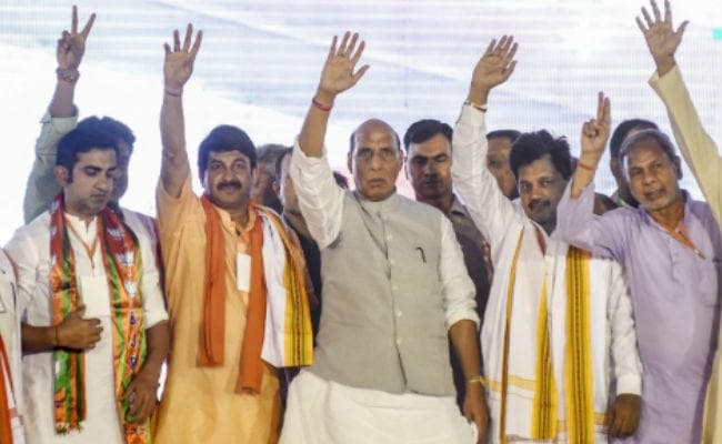 सत्ता में वापसी पर राष्ट्रद्रोह कानून को और कड़ा बनाएंगे ताकि राष्ट्रद्रोहियों की रूह कांप उठे : राजनाथ सिंह