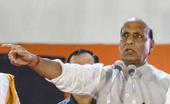 मसूद को वैश्विक आतंकी घोषित करने का स्वागत करते हुए राजनाथ ने कहा, ये प्रधानमंत्री मोदी की कूटनीतिक जीत हैं