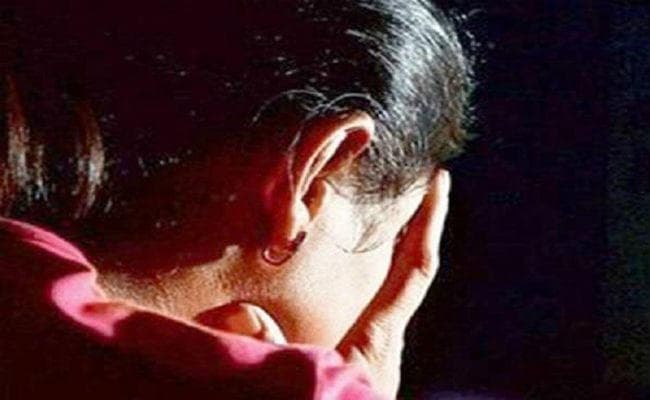 औरंगाबाद : रिश्तेदार ने युवती को बुलाकर किया जबरन बलात्कार, मारपीट कर बनाया वीडियो, प्राथमिकी दर्ज