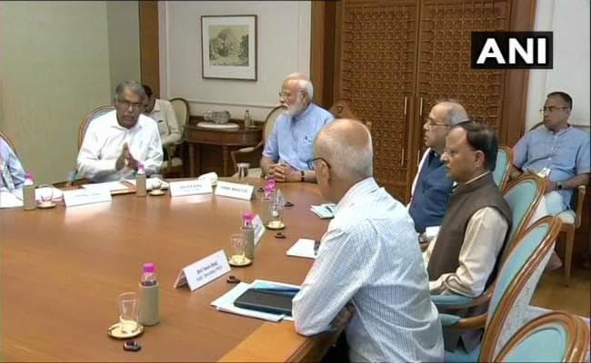 #CycloneFani : पीएम मोदी ने की तैयारियों की समीक्षा, कल पुरी तट से टकरायेगा तूफान