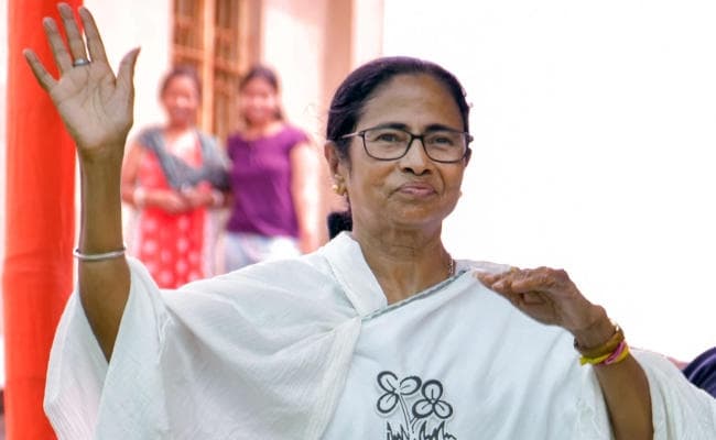 Fani : रात 8:30 बजे बंगाल पहुंचेगा तूफान, ममता के सभी चुनावी कार्यक्रम रद्द, कोलकाता एयरपोर्ट बंद