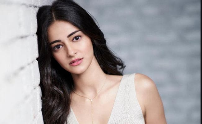 चंकी पांडे की बेटी का खुलासा- कार्तिक आर्यन पर है क्रश