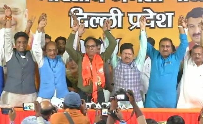 ''आप'' विधायक अनिल बाजपेयी भाजपा में शामिल, अलका लांबा ने किया समर्थन