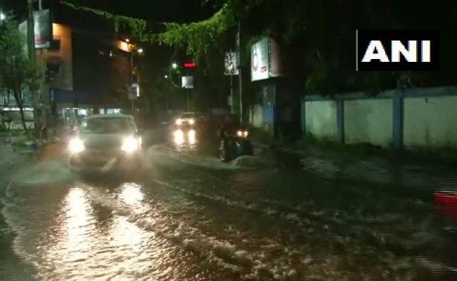 पश्चिम बंगाल : राहत व बचाव कार्य के लिए वार्ड स्तर पर कैंप खोले गये, मेयर निगम में गुजारेंगे रात