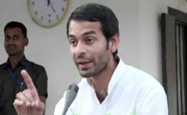 पटना : तेजप्रताप ने फेसबुक पर ससुर का किया विरोध, राजद उम्मीदवार चंद्रिका राय को वोट नहीं देने की अपील