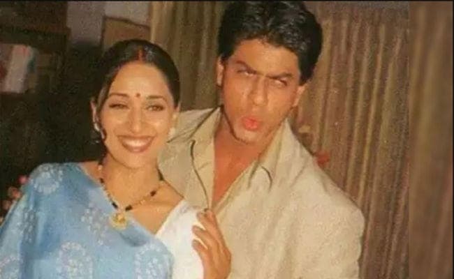 माधुरी दीक्षित-शाहरुख खान की ये पुरानी तसवीर वायरल, वजह है दिलचस्‍प