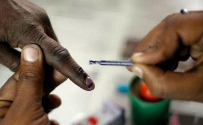 लोकसभा चुनाव 2019 : ‘जनसेवा'' के सहारे चुनावी राह आसान बनाना चाहते हैं डकैतों के परिजन