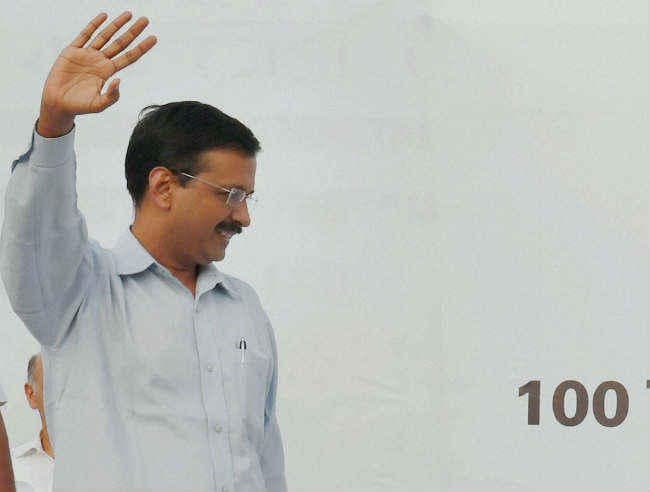 अरविंद केजरीवाल के बयान पर मची ''रार'', मनोज तिवारी को बताया था ‘नाचने वाला’