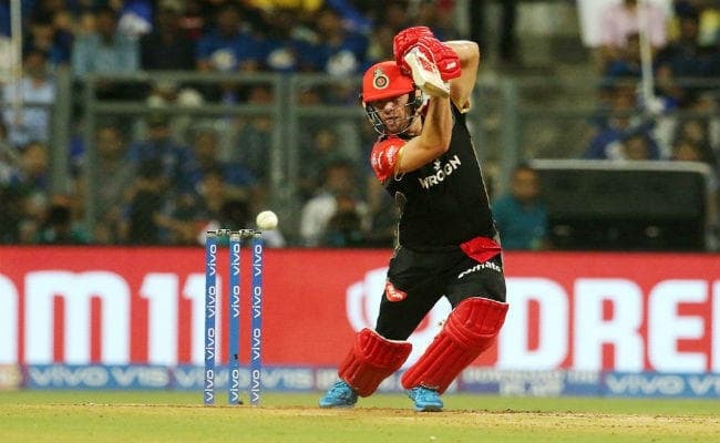 रॉयल चैलेंजर्स बेंगलुरु ने हैदराबाद को चार विकेट से हराया