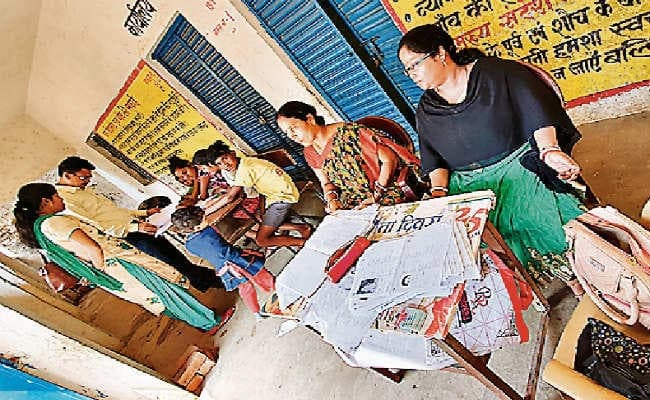 रांची : मतदाता पर्ची बंटना शुरू, कई जगह बीएलओ रहे नदारद