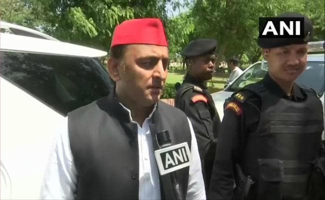 चुनावी हार को सामने देख पीएम मोदी ने बदली अपनी भाषाः अखिलेश यादव
